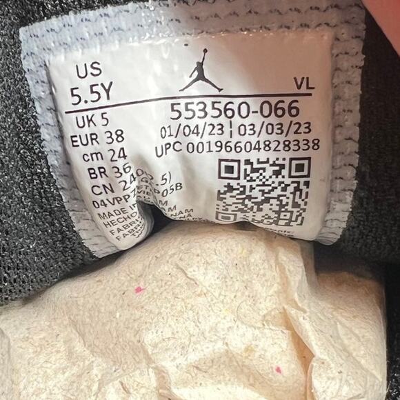 NEW Air Jordan 1 Low Bred Black Red White Size 5.5Y / 7W Women's Sneakers - Picture 9 of 10